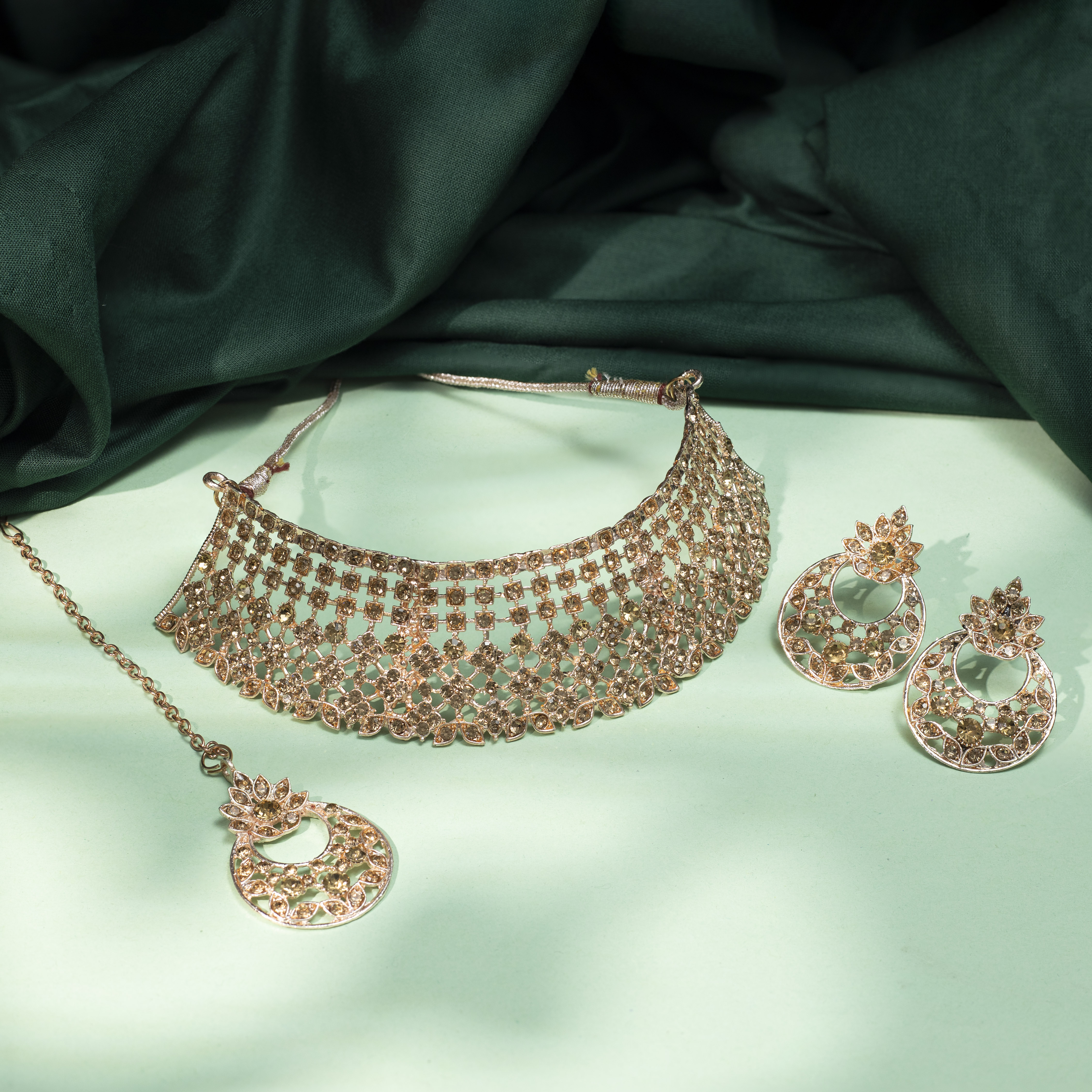 Elegant Gold-Plated Floral Choker Necklace Set